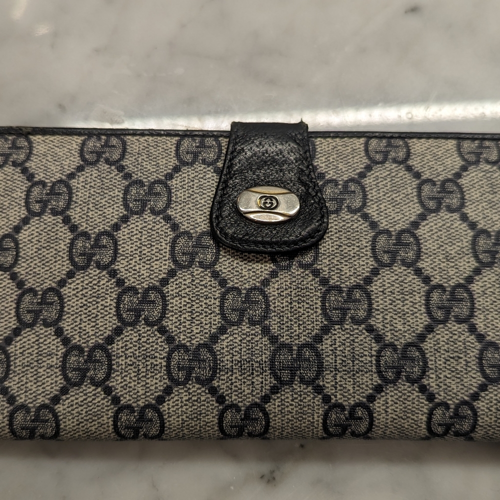 Authentic Vintage Gucci Wallet